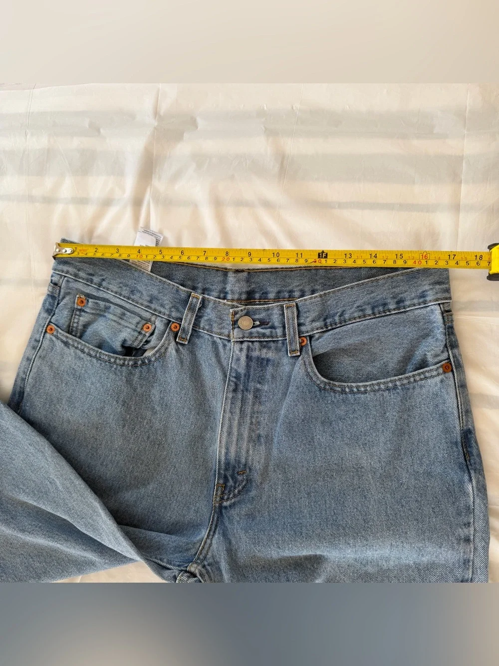 Levi's 550 Men's Light Blue Relaxed Straight Jeans 34x28